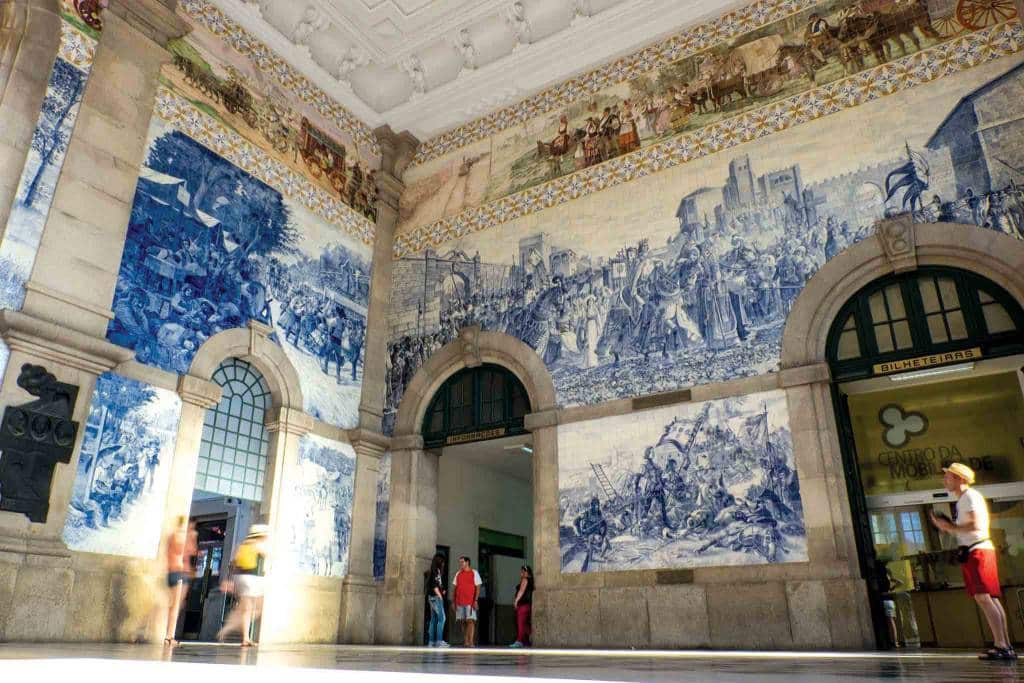 Sao Bento train station